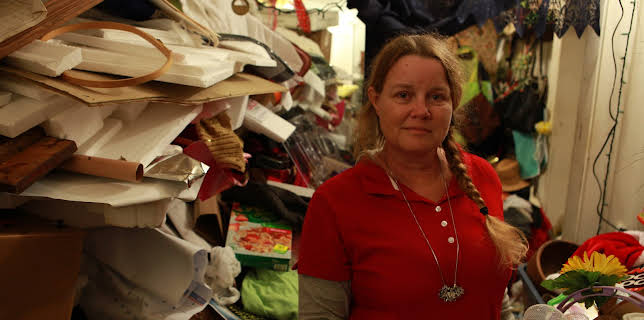 06:25: Hoarding: Buried Alive (S4 E13) (S4) | TLC | 10/31 2025