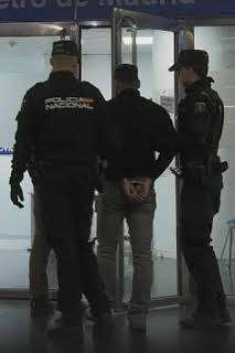 23:54: 091: alerta policía: Episodio 3 | Discovery Max | 4/11 2026