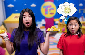 Toys and Colors Club by pocket.watch: Emma and Eva's Lemonade Lab Adventure!