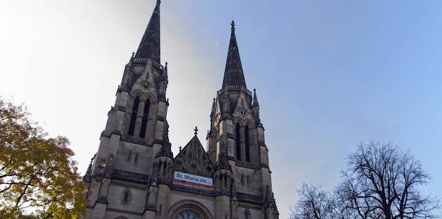 23:30: Katholische Christmette | Das Erste | 12/24 2025