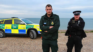 10:00 PM: 999: Emergency Call Out (S1 E3) (S1) | 5 Star | 12/7 2025