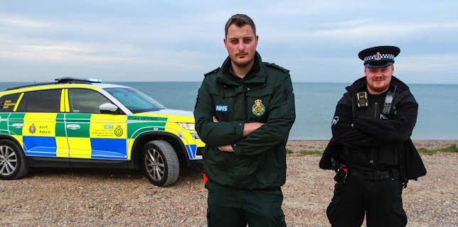 9:00 PM: 999: Emergency Call Out (S1 E3) (S1) | 5 Star | 12/7 2025