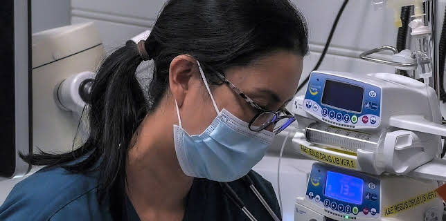 11:05 PM: 24 Hours in A&E | More 4 | 11/5 2025