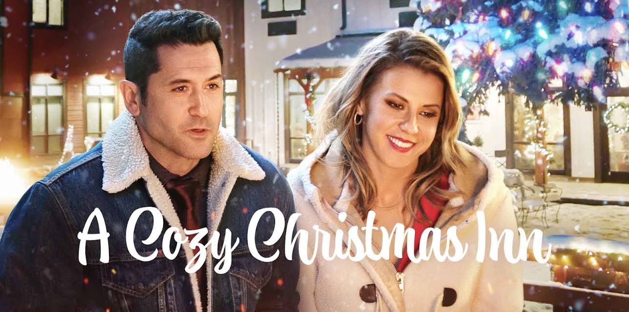 A Cozy Christmas Inn​ (2022)