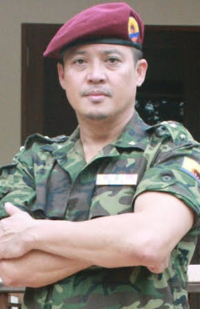 Sahajak Boonthanakit as 