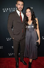 Bethany Ashton Wolf som Director