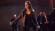 Lost Girl (S1 E1)