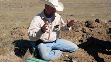 10:00 AM: Dino Hunters (S1) | Discovery Channel | 4/2 2026