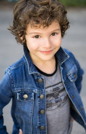 Joshua Satine as Young Oliver