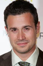 Freddie Prinze Jr. como 