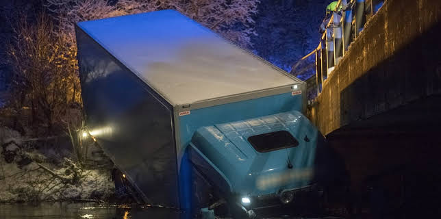 11:00 PM: Ice Road Rescue | Nat Geo Wild | 11/17 2025