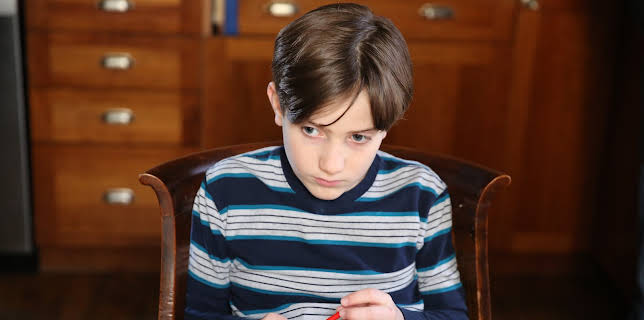 00:00: Der ondskapen bor (S4 E12) (S4) | FEM | 11/5 2025