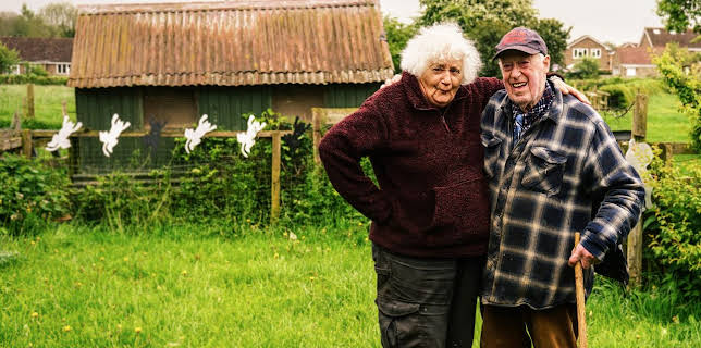 7:00 PM: Christmas with the Greens: A Yorkshire Vet Special | Channel 5 | 12/9 2025