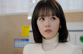 Woman in a Veil: 재벌가 유진의 집으로 시집을 온 겨울