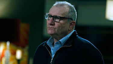 4:00 PM: Modern Family | E4 | 8/10 2026