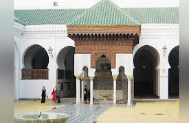 Turning Points in Middle Eastern History: Qairouan University - 859