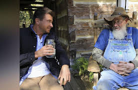 Booze Traveler Season 1: Tennessee: Red, White & Booze