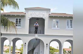 Time Traveling with Brian Unger Season 1: Mob Scene in Miami