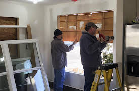 Beachfront Bargain Hunt Renovation, Season 1: Newlyweds Renovate Down the Shore