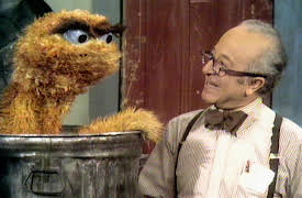Sesame Street, Season 1: Mr. Hooper Bakes Oscar a Baked Bean Sandwich