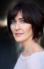 Poppy Roe as Loraine Paisley