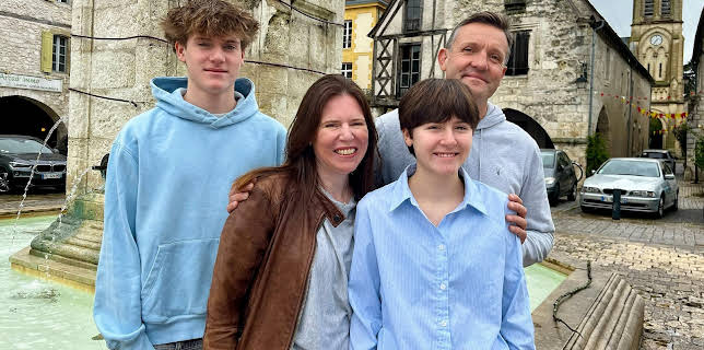 4:00 PM: A New Life in the Sun | Channel 4 | 1/20 2026