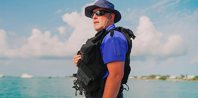 7:30 PM: Policing Paradise (S1 E12) (S1) | BBC One | 12/5 2025