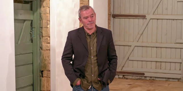 11:00 AM: Find It, Fix It, Flog It | More 4 | 12/19 2025