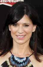 Perrey Reeves como Jessie - Associate #4