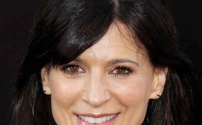 Perrey Reeves