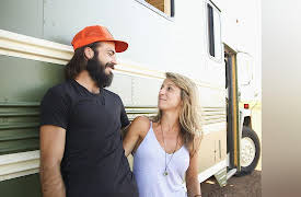 Tiny House, Big Living Season 1: Tiny Bus House