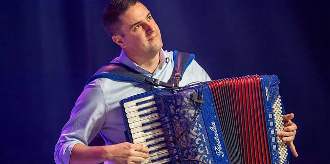 12:20 AM: Binneas - Na Trads (S12 E2) (S12) | BBC Alba | 11/2 2025