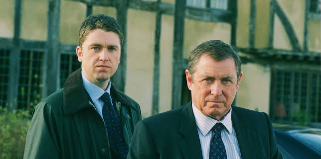 19:30: Mord og mysterier (S6 E5) (S6) | VOX | 12/16 2025