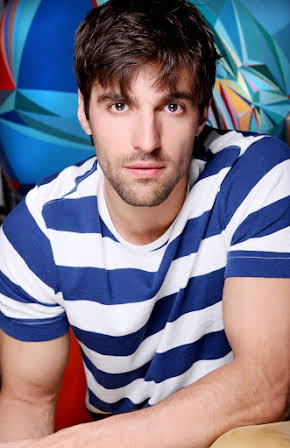 Osvaldo de León as Hammer