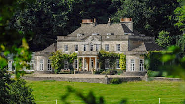 7:00 PM: Secrets of the Royal Palaces (S5 E2) (S5) | Channel 5 | 1/9 2026