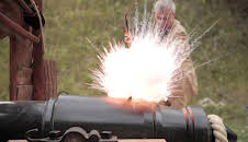 Von der Keule zur Rakete - Die Geschichte der Gewalt