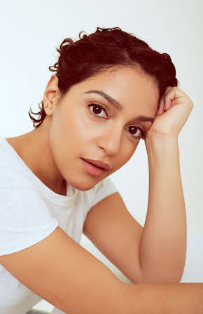 Coral Peña as 