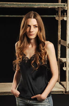 Neta Riskin as Yael