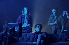 How To Survive Being Single: Friends for what?