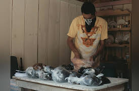 The Trade, Season 1: Episode 2