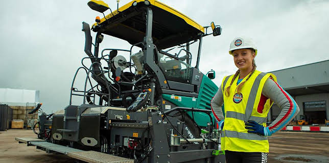 12:45 PM: Grace's Amazing Machines (S2) | Cbeebies | 11/6 2025