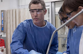 The Pitt, Season 1: 8:00 P.M.