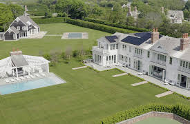 Selling the Hamptons, Season 1: Peggy Has Receipts