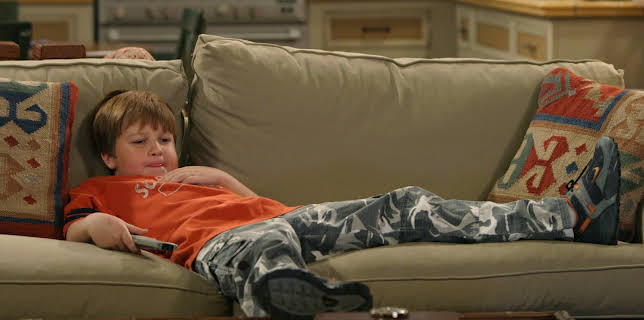 13:25: Two and a Half Men (S2 E7) (S2) | MAX | 11/7 2025