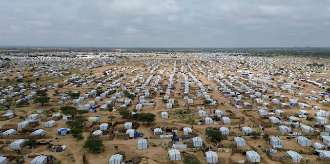 22:15: Ohne Geld die Welt retten? | WDR Fernsehen | 12/10 2025