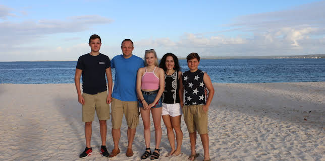 09:55: Husjakt i Karibia (S3 E1) (S3) | VOX | 10/31 2025