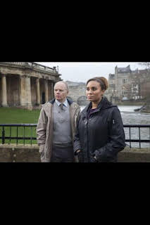 10:50: McDonald & Dodds (T2): Ep.3 La guerra de Rose | COSMO | 4/6 2026