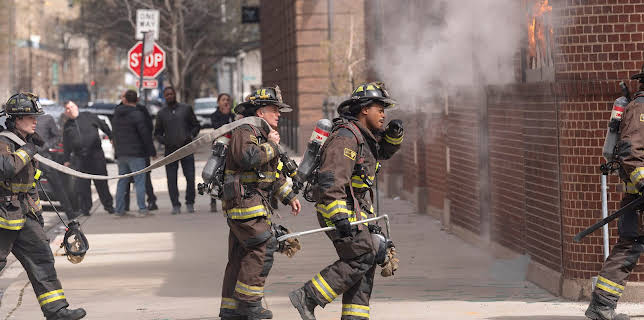 20:50: Chicago Fire (S13 E22) (S13) | Viasat Series | 11/17 2025