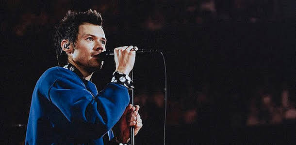 Harry Styles Delivers Emotional Performance in Manchester