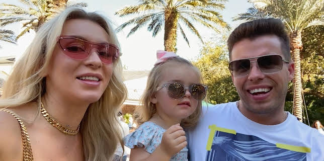 16:40: 90 Day Diaries (S5 E5) (S5) | TLC | 11/22 2025